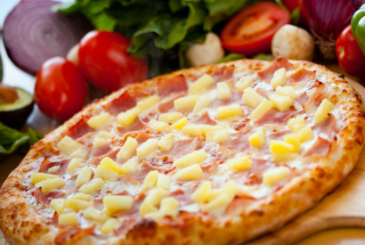 L’origine de la pizza hawaïenne : histoire, versions et controverses